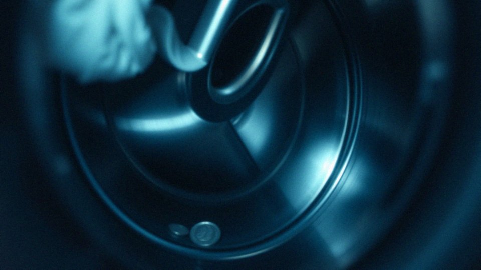 Jakie napotkane przeszkody w bębnie mogą prowadzić do głośnych dźwięków?