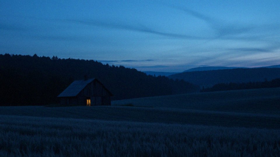 Jak niebieska godzina porównuje się do złotej godziny?