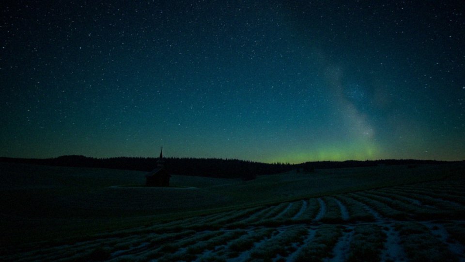 What can you capture in astronomical photography?