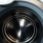 Czym umyć pralkę? Skuteczne metody czyszczenia