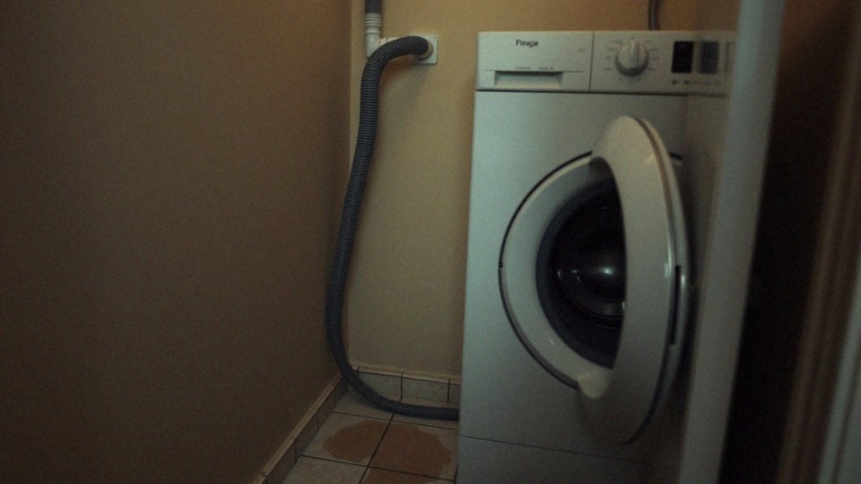 Dlaczego pralka nie pobiera wody? Przyczyny i rozwiązania problemu